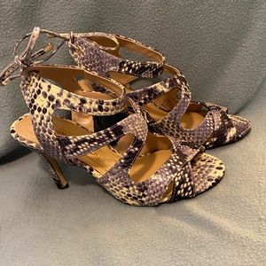 BCBG Maxazria Light Grey Leather High Heel Sandals Size 5/35